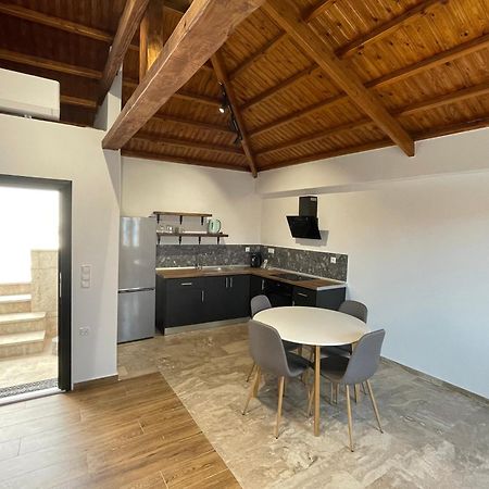 Q Apartments Molyvos มิธิมนา ภายนอก รูปภาพ