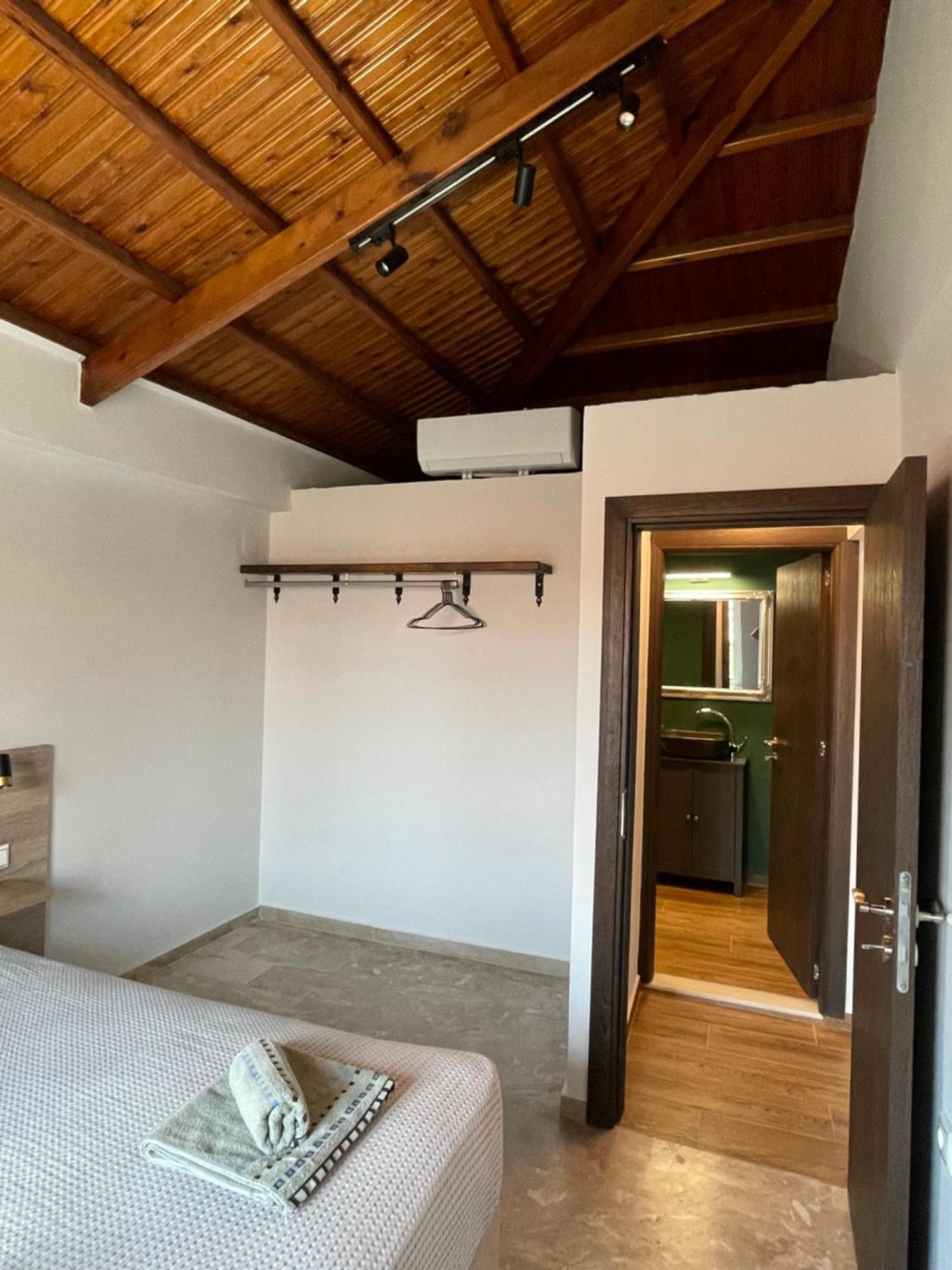 Q Apartments Molyvos มิธิมนา ภายนอก รูปภาพ